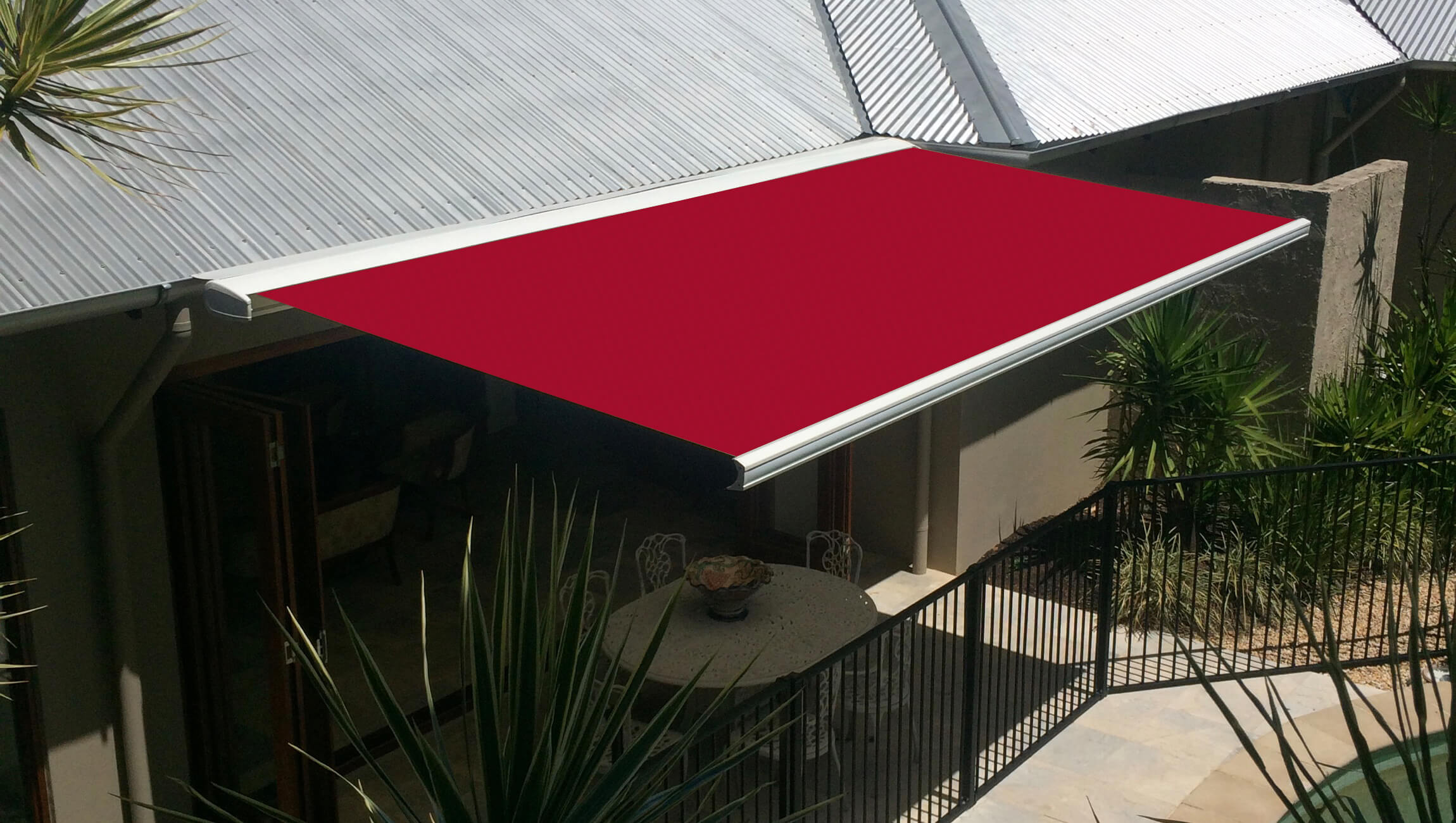 Folding-Arm-Awning_DOP_ParisREd